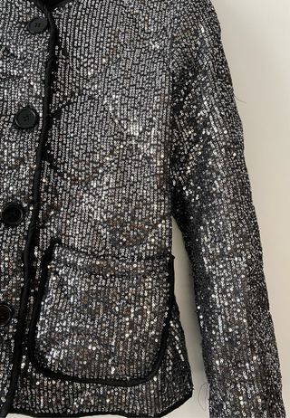 Chaqueta acolchada lentejuelas plateadas