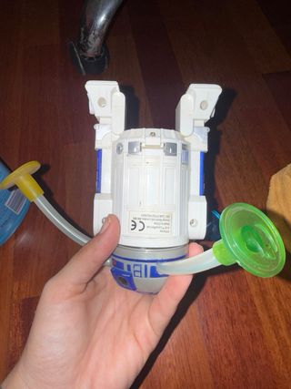 Juego R2-D2 star wars con tubos