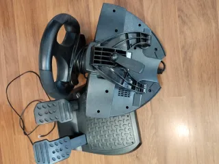 Volante Thrustmaster PS3/PS4
