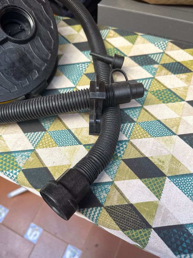 Hinchador de pie amarillo