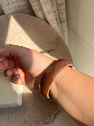 Bracciale rigido in legno naturale