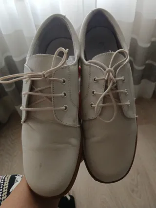 Zapatos beige 1 sola puesta.