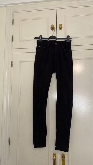 2 Pantalones Vaqueros azul y negro