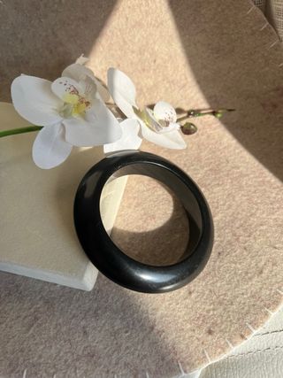 Bracciale rigido resina lucida nero