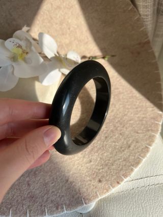 Bracciale rigido resina lucida nero