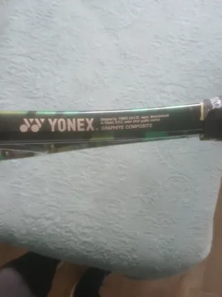 Raqueta de Tenis Yonex con funda