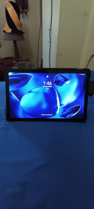 Samsung Galaxy Tab A7 Negra + Caja y Soporte