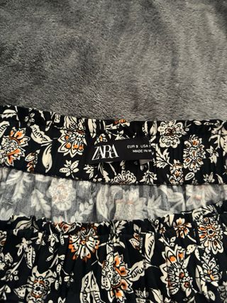 Falda corta Zara estampada