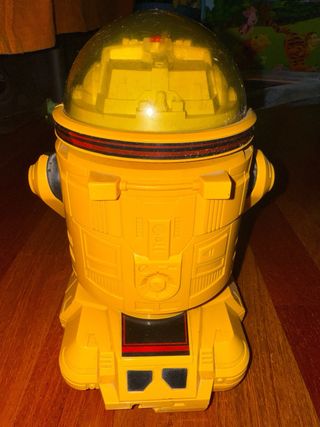 Robot Tomy Amarillo