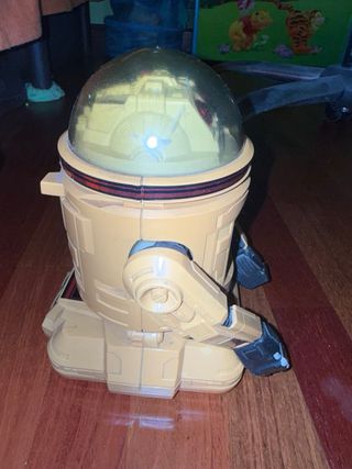Robot Tomy Amarillo