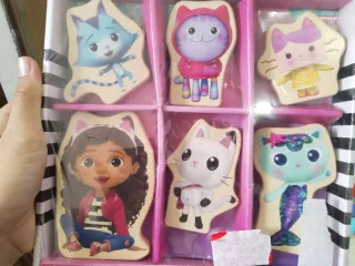 Muñecos Madera Gaby y Casa Muñecas