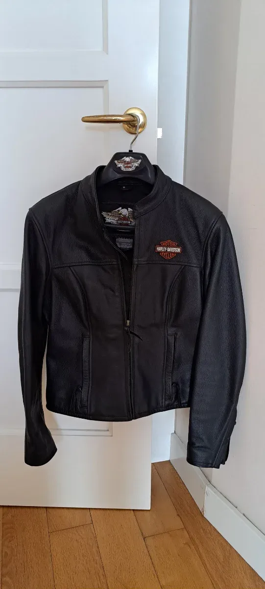 Cazadora Cuero Harley Davidson Negra. Mujer