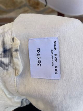 Chaqueta vaquera Bershka tie-dye