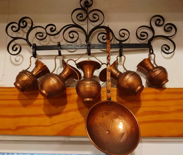 Artigianato in rame - Set di 5 caraffe e 1 pentola