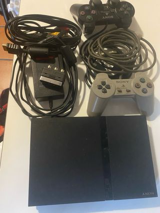 PlayStation 2 Negra con mandos