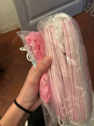 Mascarillas rosas, y guantes (talle S) rosas