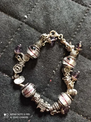 Pulsera de plata con charms morados