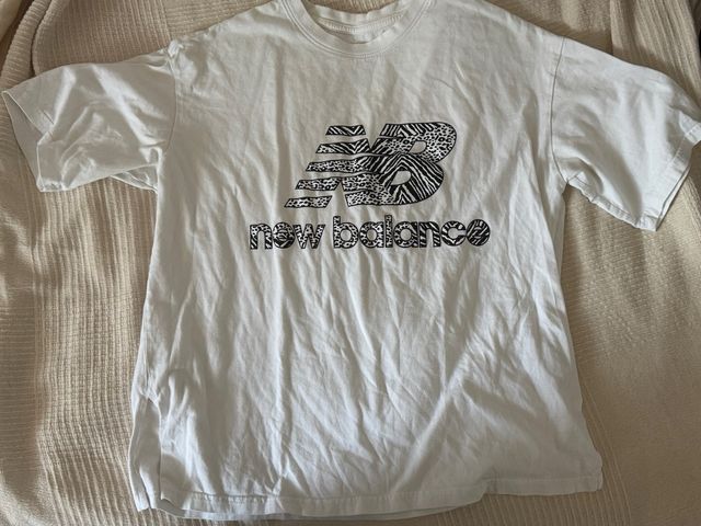 T-shirt New Balance branca com logo