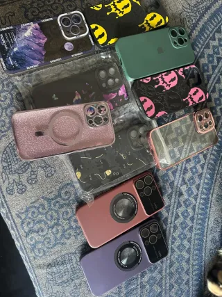 Confezione di nuove custodie per iPhone 14 Pro Max