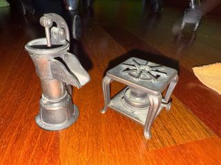Juego de piezas metálicas sacapuntas antiguos