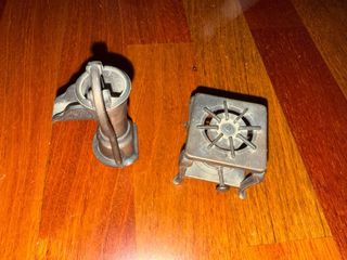 Juego de piezas metálicas sacapuntas antiguos