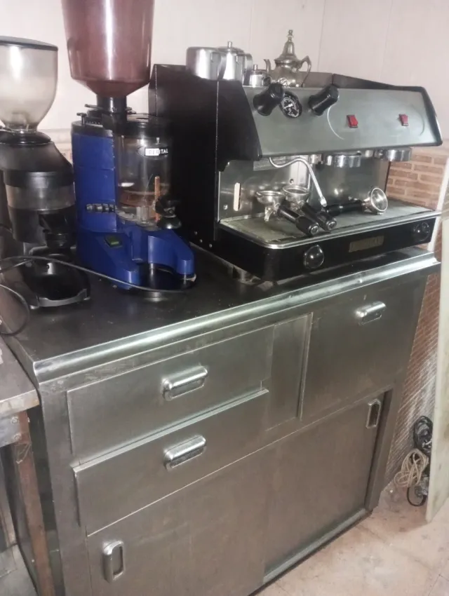 Cafetera y Molinillo de Café