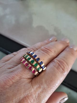 Anillo Trilogy Zafiro Esmeralda Rubí/ oro