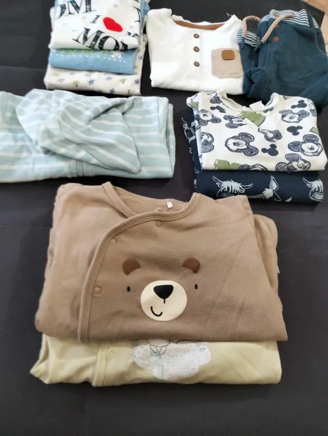Lotto abbigliamento neonato