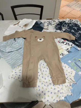 Lotto abbigliamento neonato