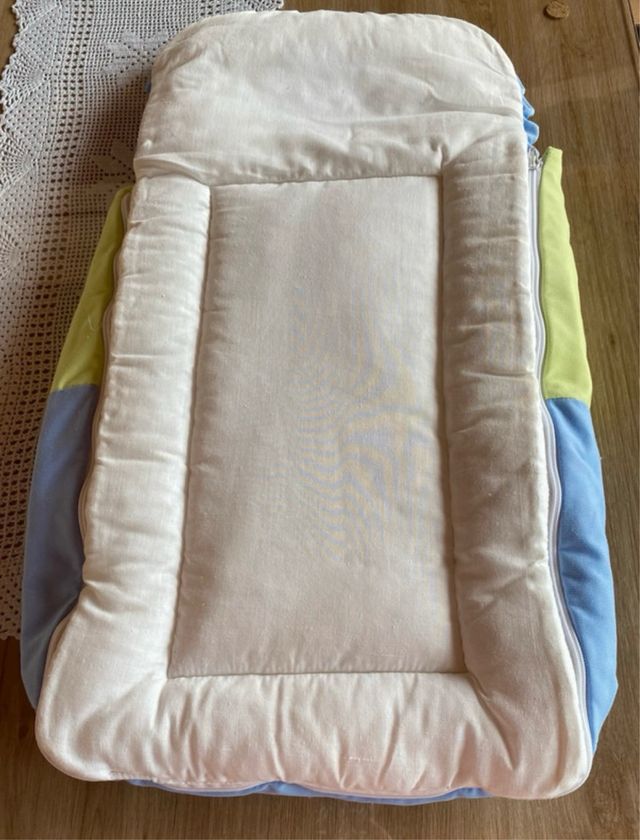 Saco de dormir para bebé con casa y árbol