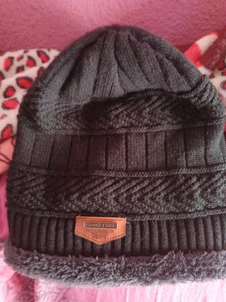Lote Gorro y Bufanda Unisex. Sin Uso