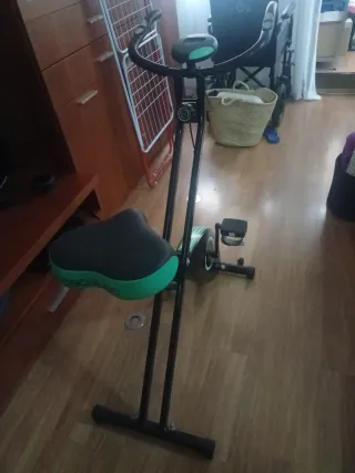 Bicicleta Estática Verde y Negra