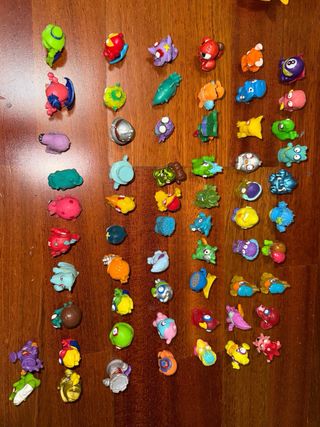 Lote de 52 figuras superthings y dos coches 