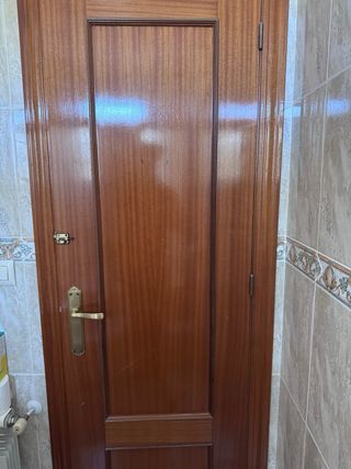 Puerta de madera interior