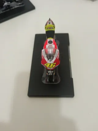 Modellino Ducati GP 11 Valentino Rossi