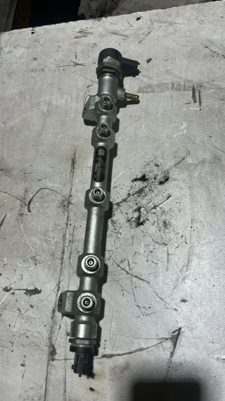 Rampa de inyección Nissan cabstar 150cv año 2017