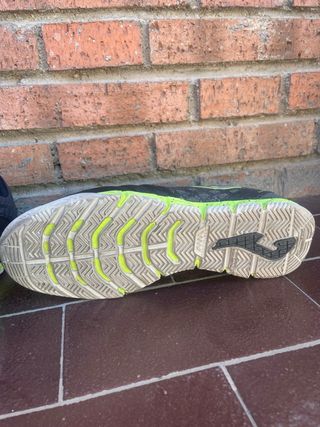 Zapatillas Joma Liga 5 Negras y Verdes