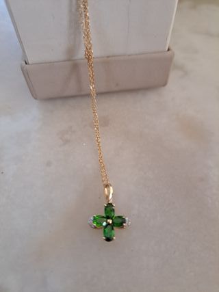 Collar con colgante de diopside y diamantes/ oro 