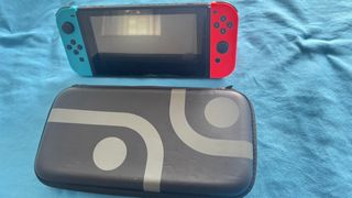 Nintendo Switch blu e rosso
