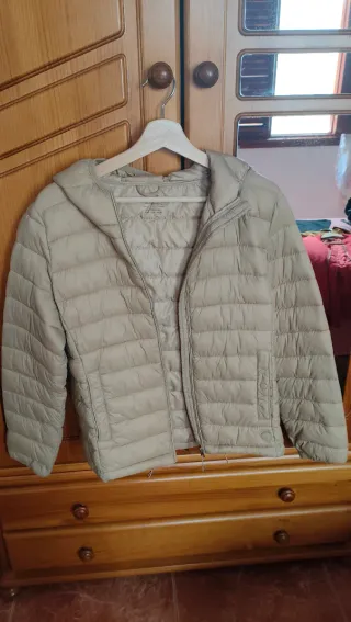 Pull&Bear acolchado beige talla M