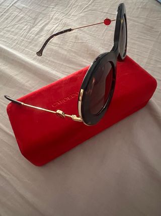 Gafas Carolina Herrera modernas y elegantes