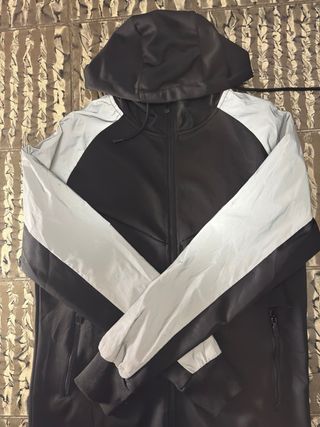 Chaqueta deportiva brillante