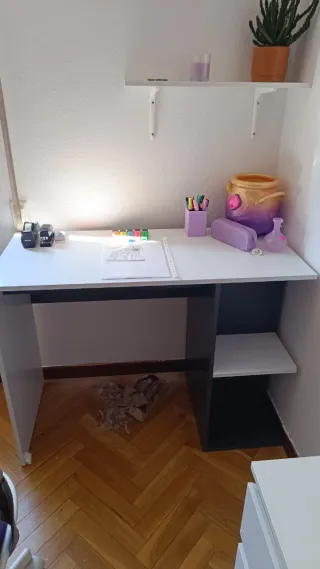 Escritorio nuevo sin abrir