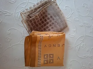 2 sciarpe da collo marroni e gialle da donna