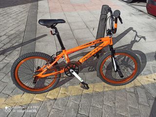 Bicicleta BMX Monty Naranja Casi Nueva
€negociable