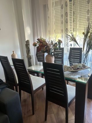 Mesa comedor cristal y 6 sillas madera
