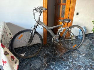 Bicicleta de montaña Btwin gris