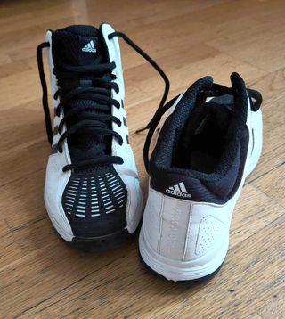 Zapatillas Baloncesto Adidas Blancas y Negras