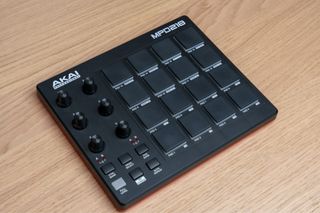 Akai MPD218 Controlador MIDI Pads