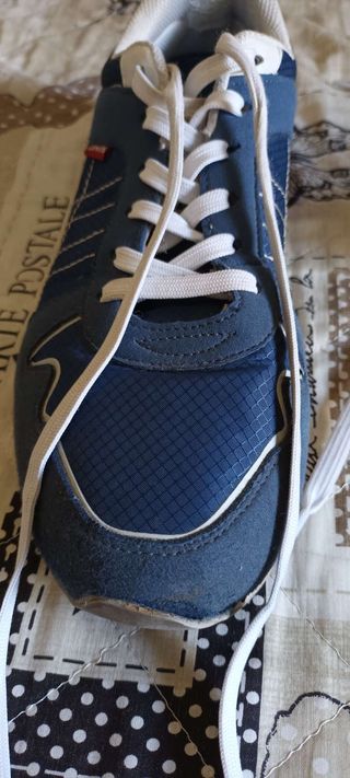 Scarpe Levi's con scatola originale